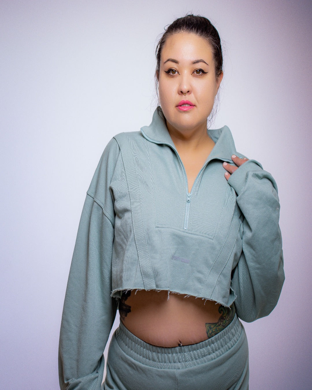 CROPPED SWEATSHIRT - PEA GREEN