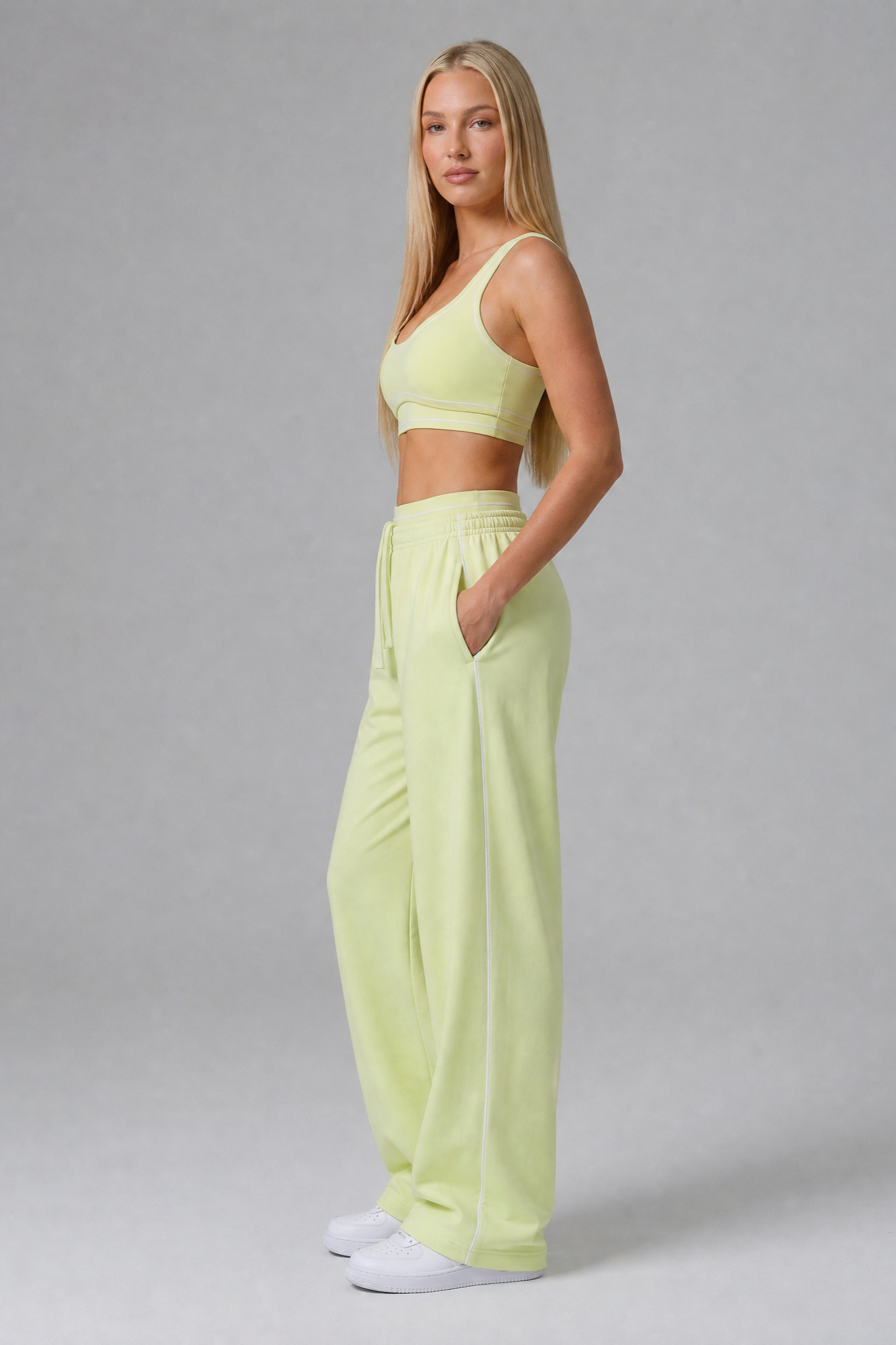 Formé Wide Leg Sweatpants in Lime