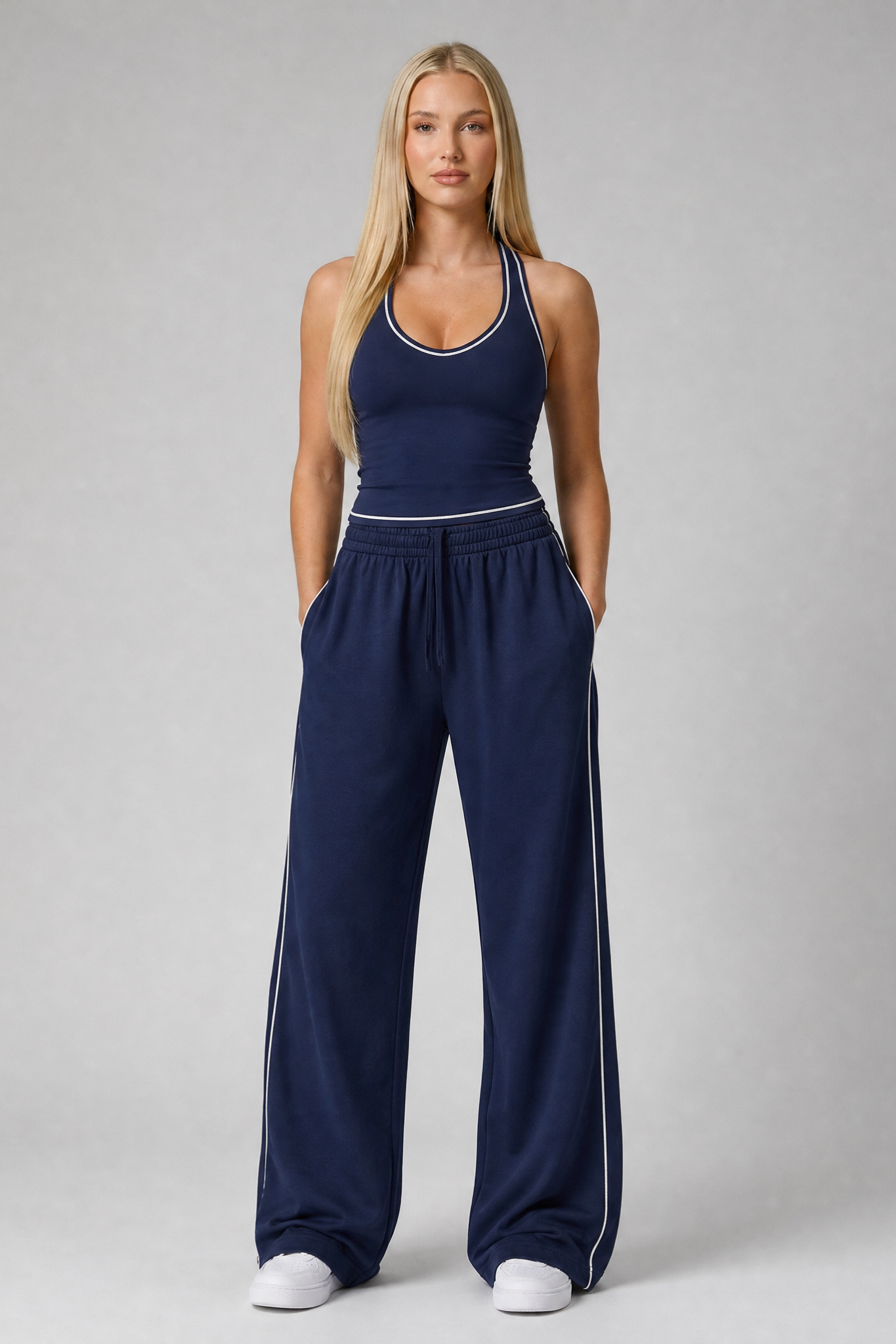Formé Wide Leg Sweatpants in Navy