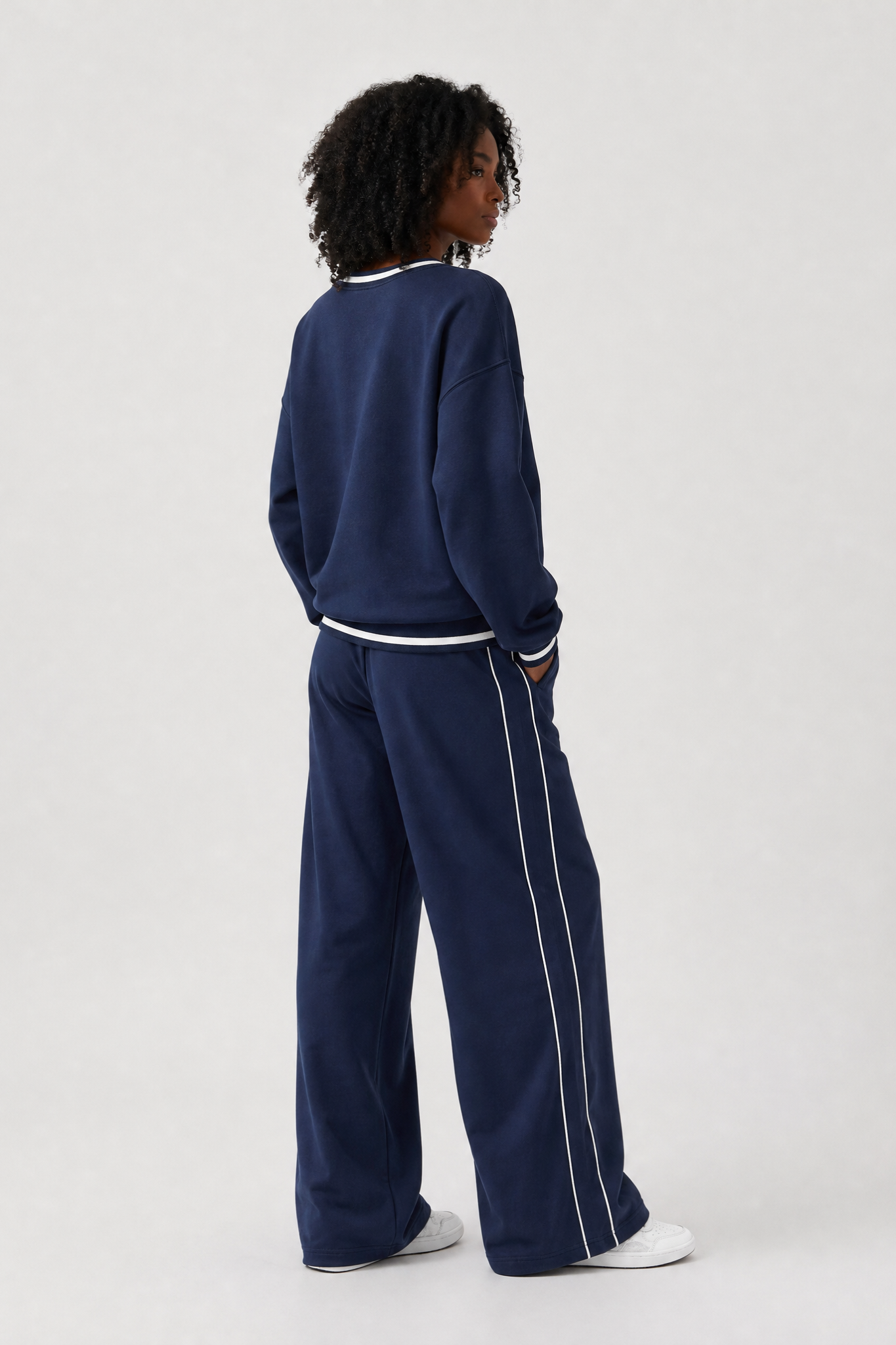 Formé Wide Leg Sweatpants in Navy
