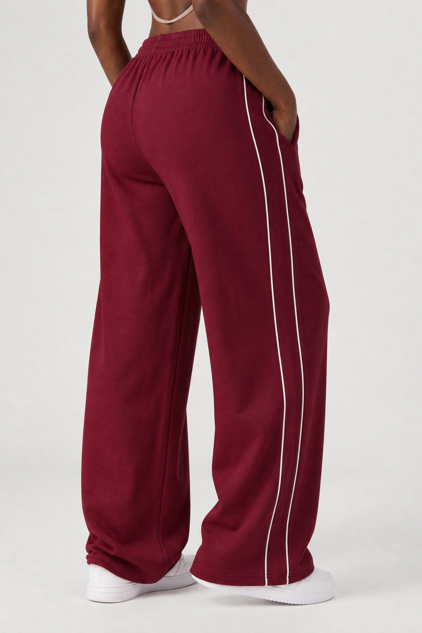 Formé Wide Leg Sweatpants in Cherry