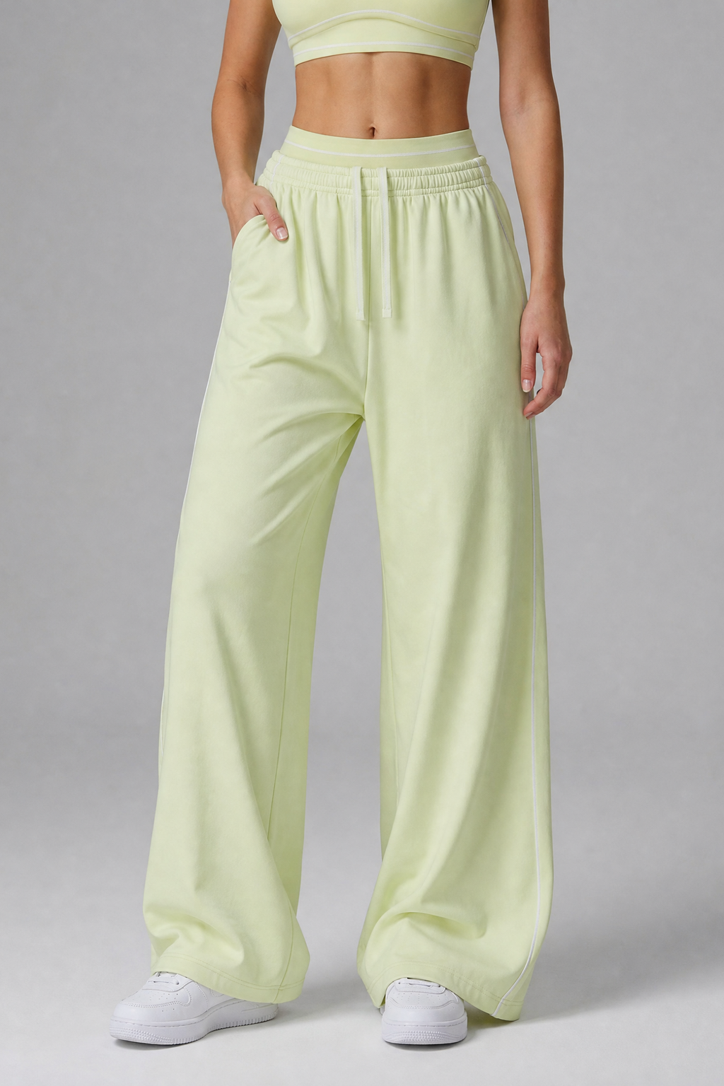 Formé Wide Leg Sweatpants in Lime